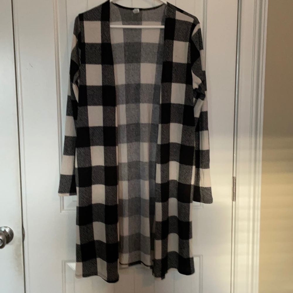 HoneyMe black/white Buffalo plaid cardigan Size S